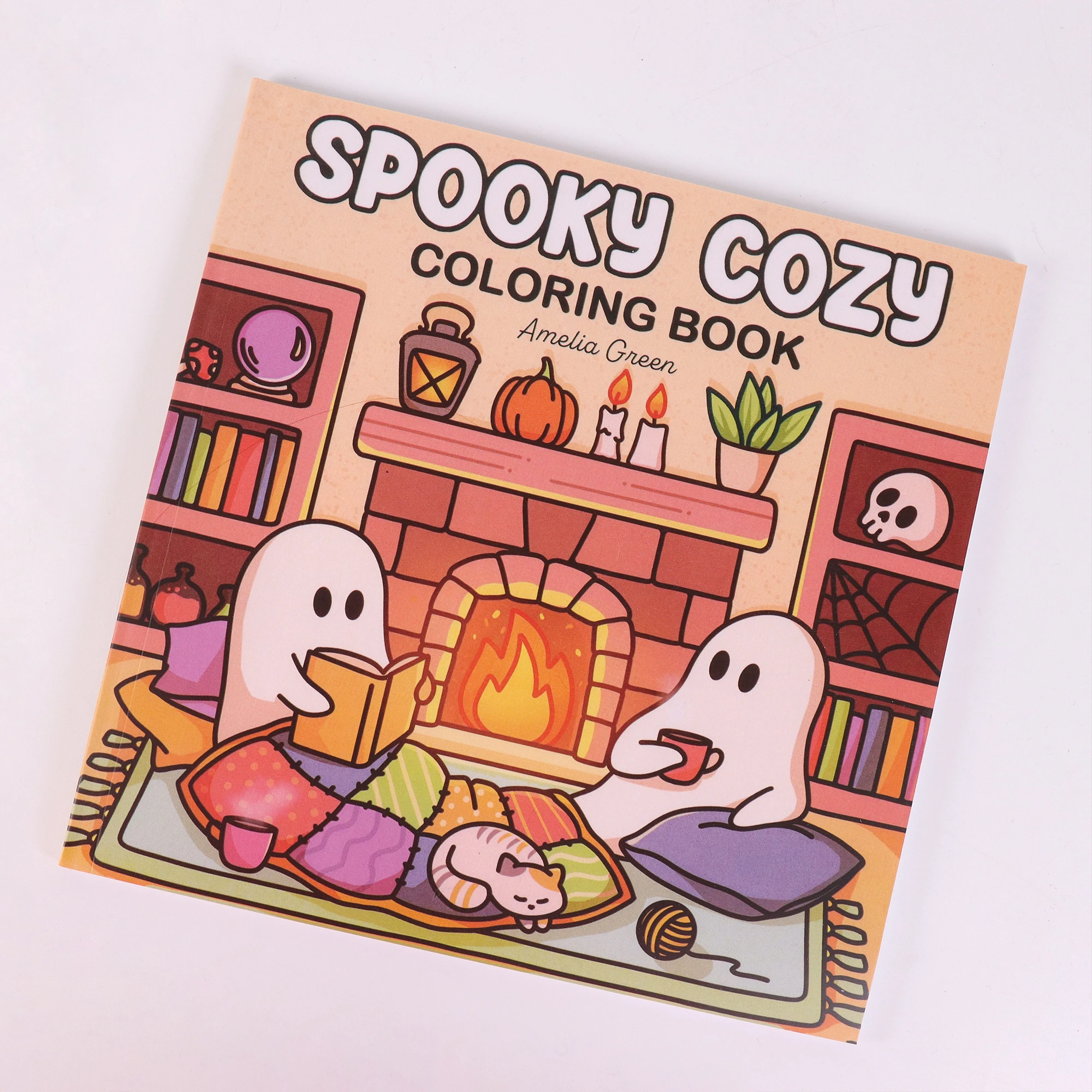 كتاب تلوين مريح مخيف للبالغين والمراهقين يتميز بشخصيات رائعة ومخلوقات مخيفة ومشاهد مريحة للراحة