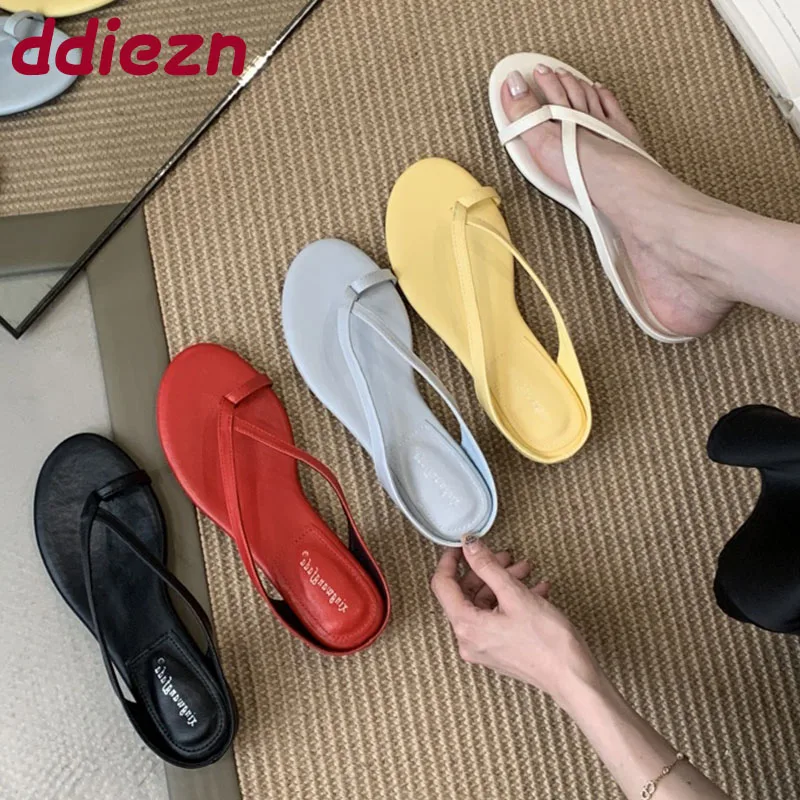 

New Footwear Low Heel Slides Women Slippers Shoes Fashion Round Toe Ladies Heeled Slippers Female Sandals Shoes Flip flops