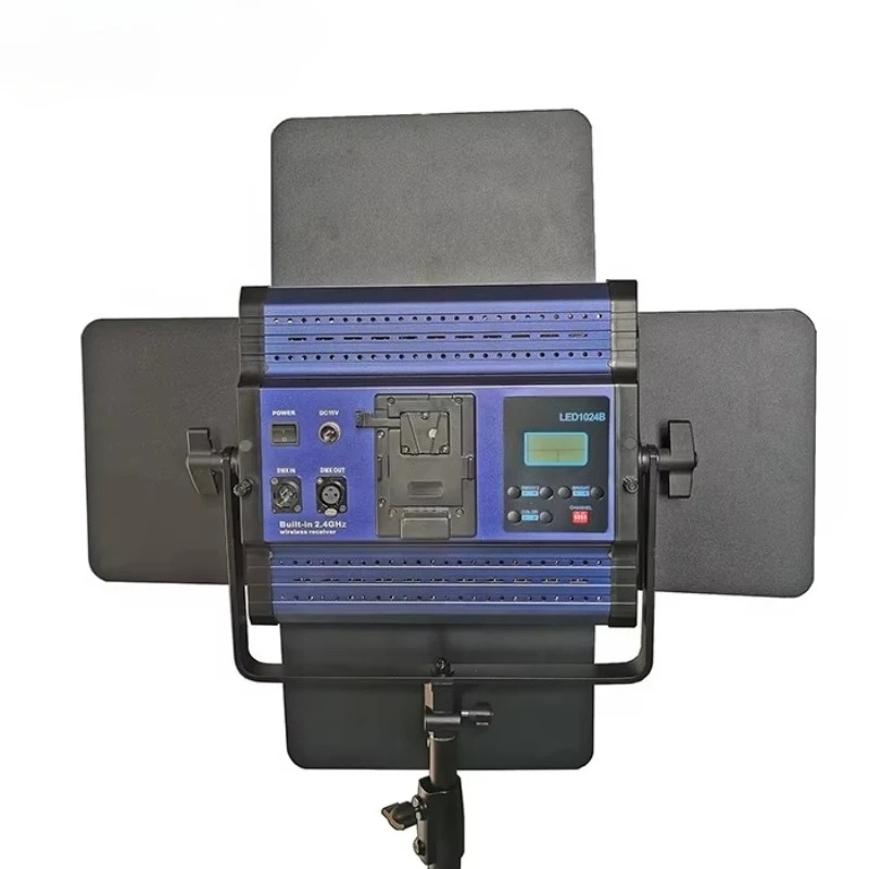 1024B two-tone panel (with v-mount) 4500 LM, 3200-5600K, ideal for studio and live photos and videos