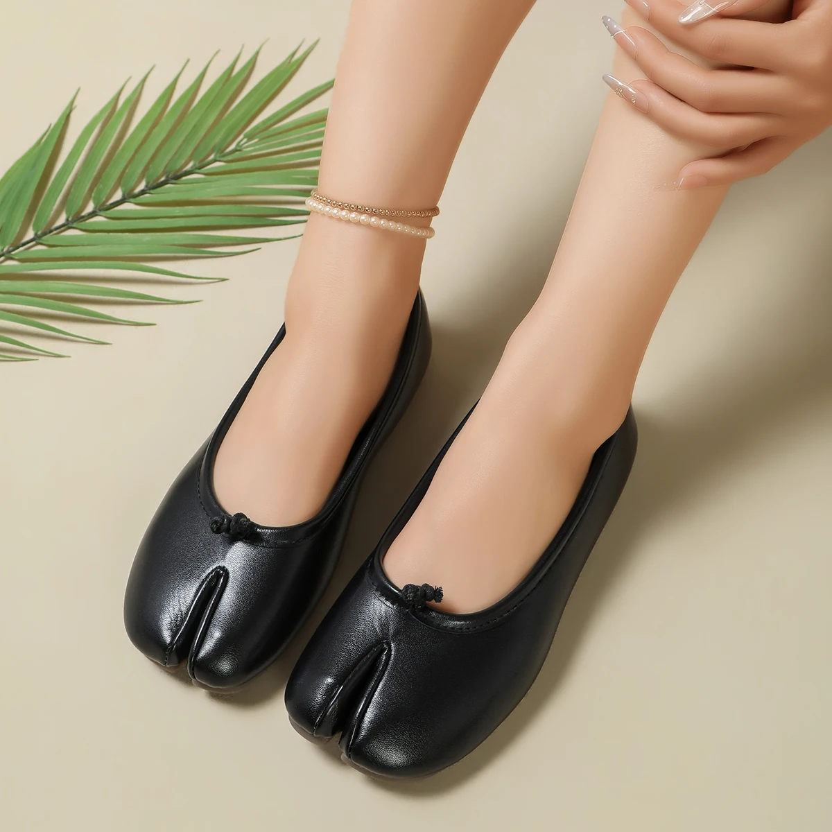 Brandneue Damen-Slipper mit geteiltem Zehenbereich, Tabi-Flats, aus weichem Leder, zum einfachen Anziehen, Ballerinas, bequem, für den Alltag, lässig, Loafer, Übergröße 43 – Detail 7