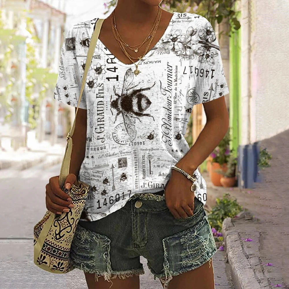 Vintage Black and White Letter Print Women\'s T-Shirts Design Female V-Neck Top Plus Size Shirt Summer Women\'s Clothing Casual