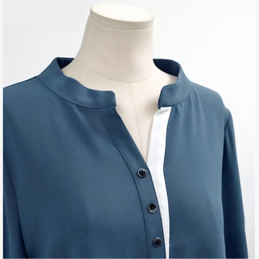 Wiosenno-jesienna, modna, luźna, długa bluzka damska w blokach kolorystycznych, styl uliczny, dekolt w serek, swobodny, wygodny krój.