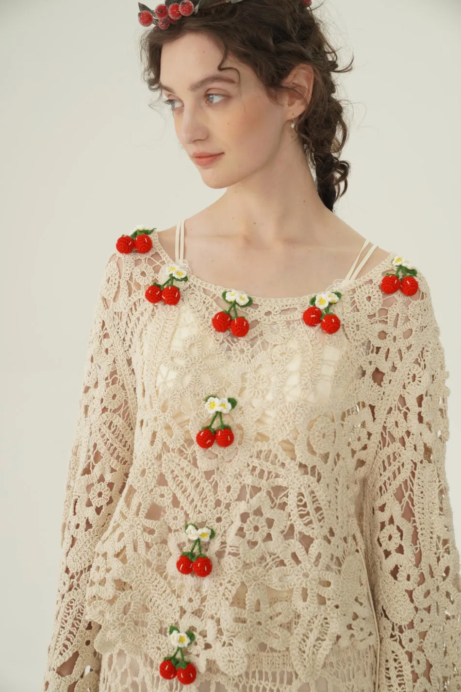 

110 см бюст весна осень женские топы элегантные свободные роскошные рубашки ручной работы крючком трехмерные рубашки с круглым вырезом и красными фруктами