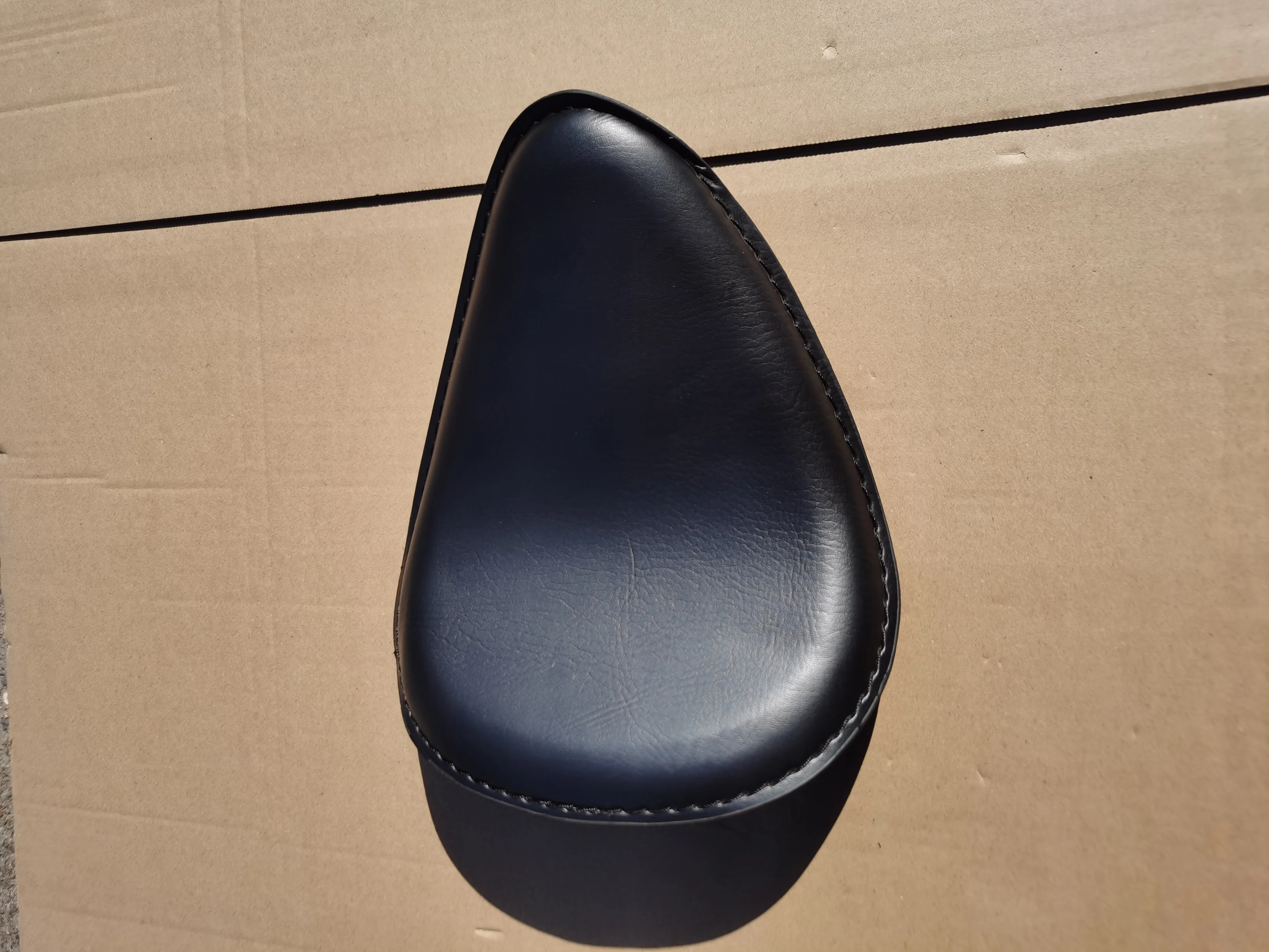 

Motorcycle Leather Saddle Seat Retro Black Leather Solo Seat for Harley Custom Chopper Bobber Honda Yamaha Kawasaki Suzuki