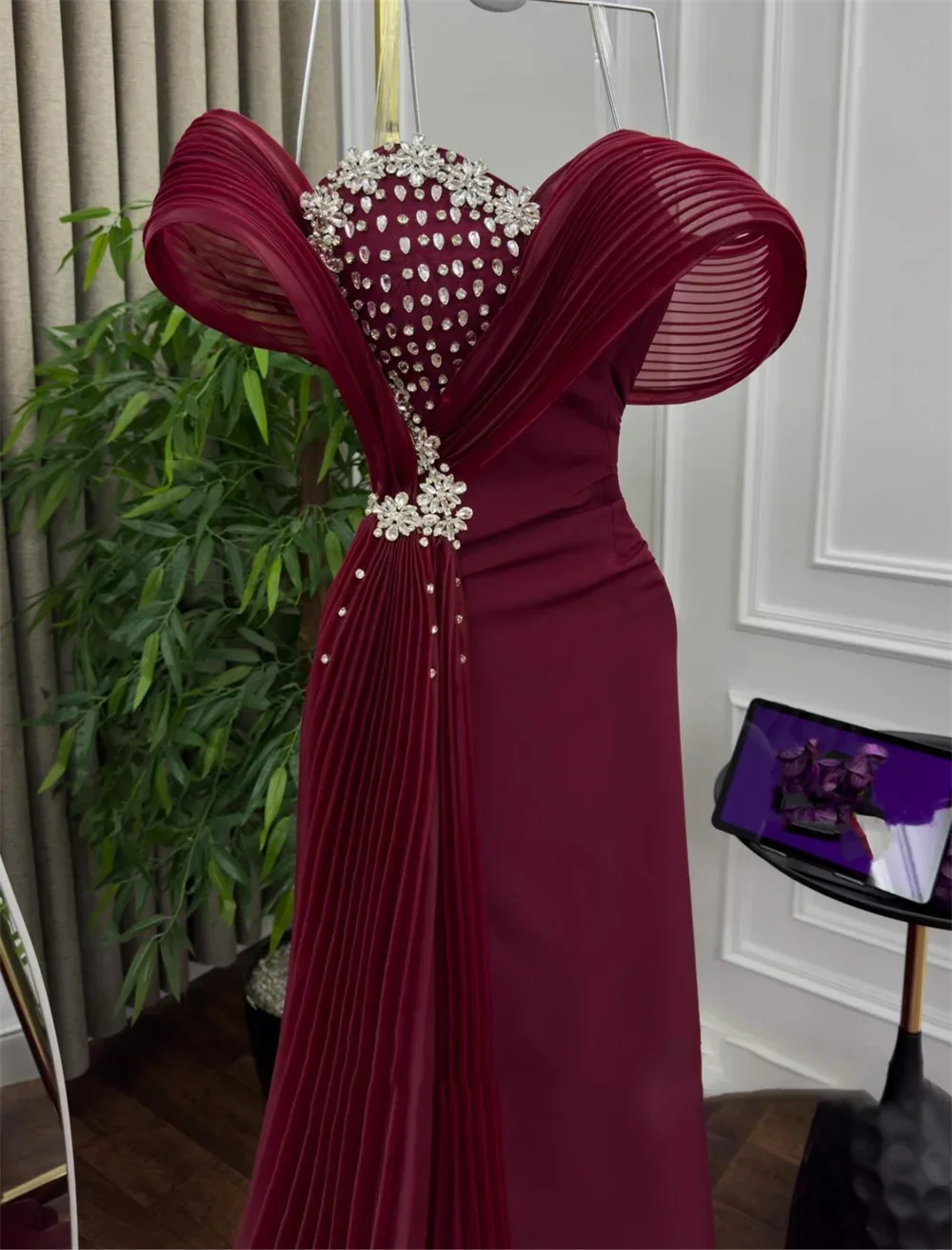 Burgundy Prom Dress Off-The-Shoulder Customize Mermaid Floor-Length Beadings Zipper Up Short Sleeves Dresses For Special Events