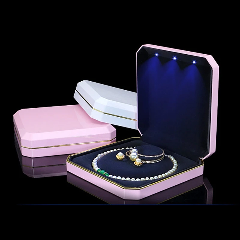 Big LED Light Jewellery Set Box Plastic Pearl Earring Necklace Jewelry Gift Storage Case with Lacquer Finish Customize Logo