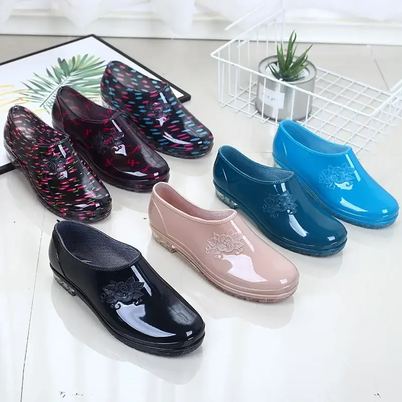 Scarpe da pioggia primaverili ed estive stivali da acqua bassi femminili da cucina a tubo corto scarpe da acqua antiscivolo scarpe in gomma a bocca