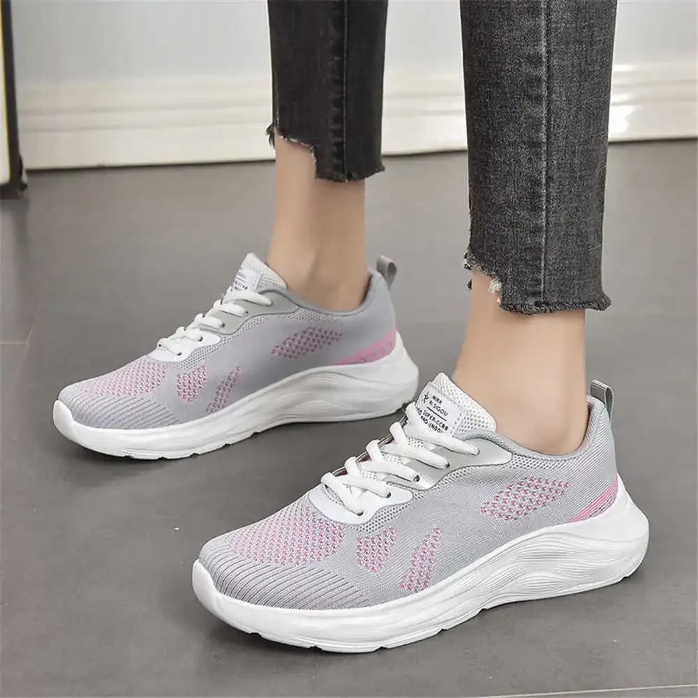

Thick Heel Anti-skid Women's Basketball Sneakers Skateboarding Golf Ladies Chinese Brands Shoes Sport Chassure New Fast Pro