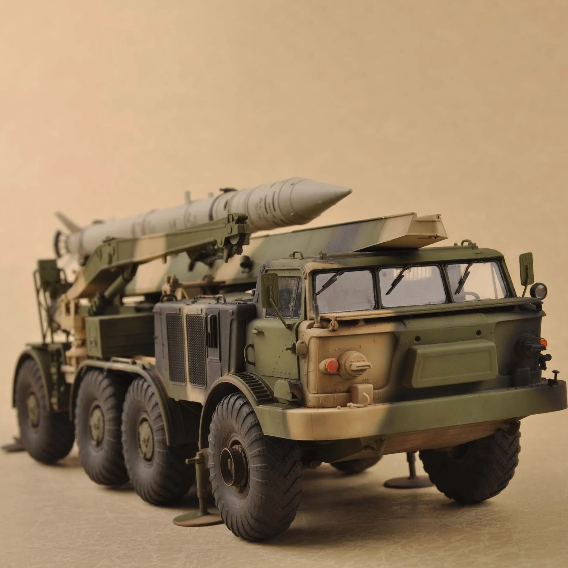 1/72 Scale Trumpet 07179 Soviet Frog 7 Tactical Rocket Multi-wheeled Heavy Duty Militarized Combat Car Models Hand Assembling