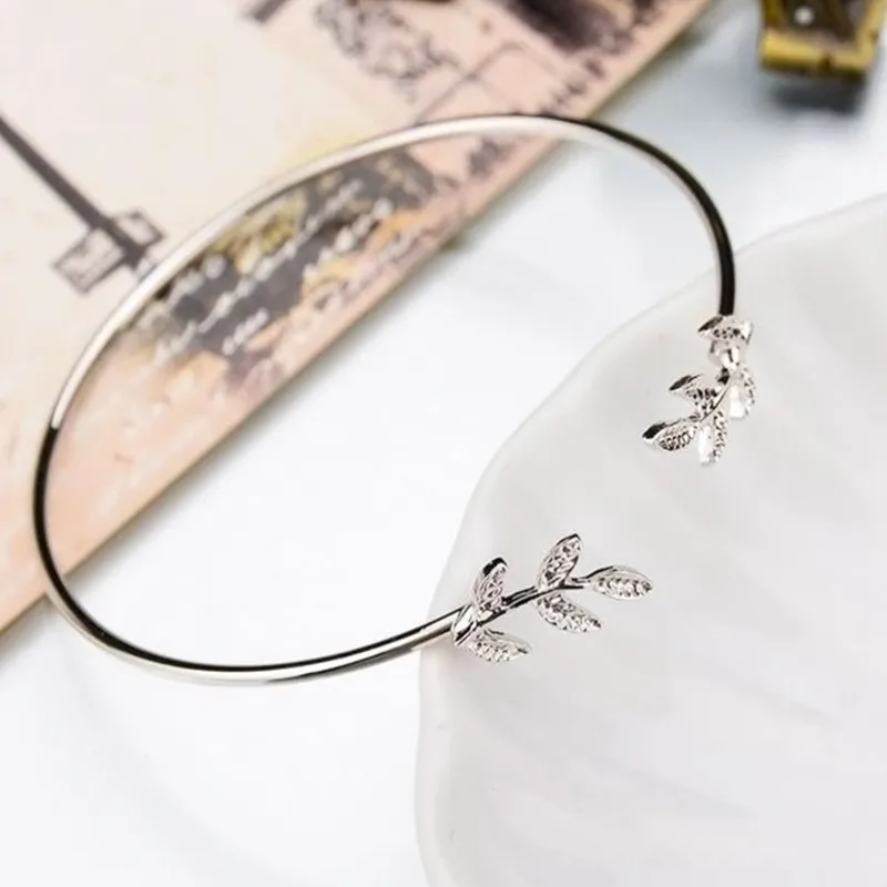 Popular Simple Leaf Cuff Bracelets for Women Punk Personality Open Bangle Cuff Bracelet Feminin Hand Jewelry Wholesale