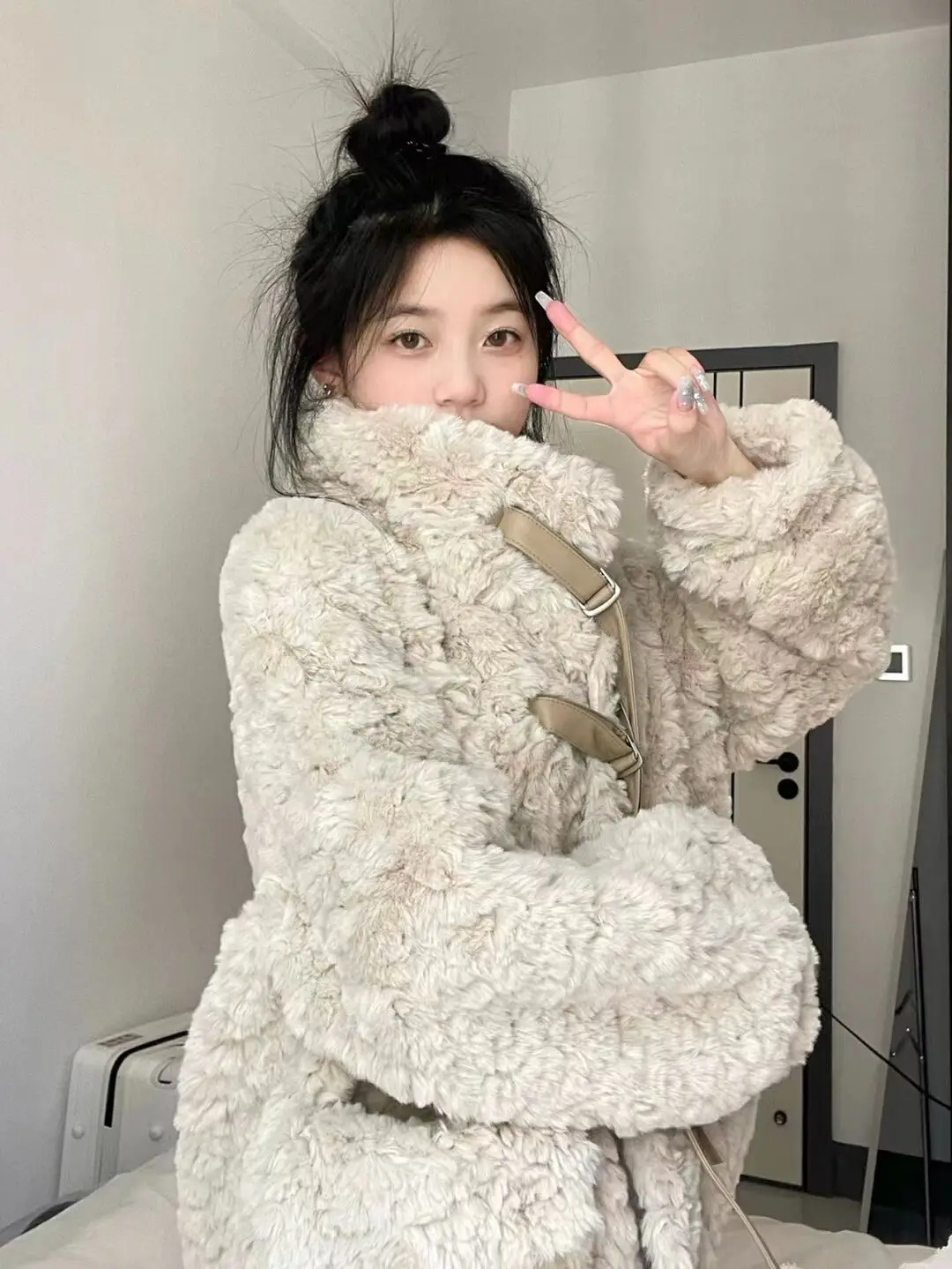 Giacca in lana di agnello Capispalla Donna Parka tecnico Cappuccio Costruzione Protezione tempesta Dettaglio Guscio resistente all'acqua Cordoncino Ragazze