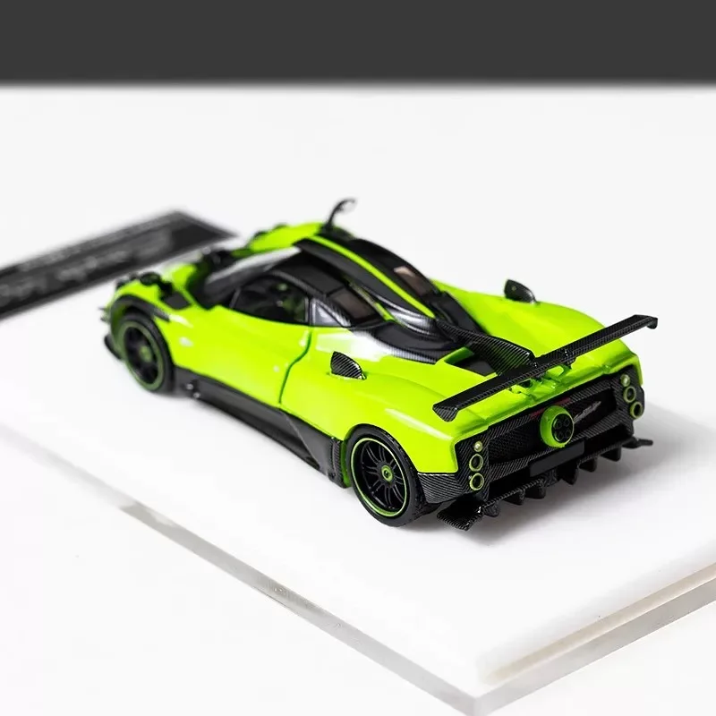 

Литая под давлением модель автомобиля HKM Premium 1/64 Zonda 760 Hardtop, два цвета, 2025 г.