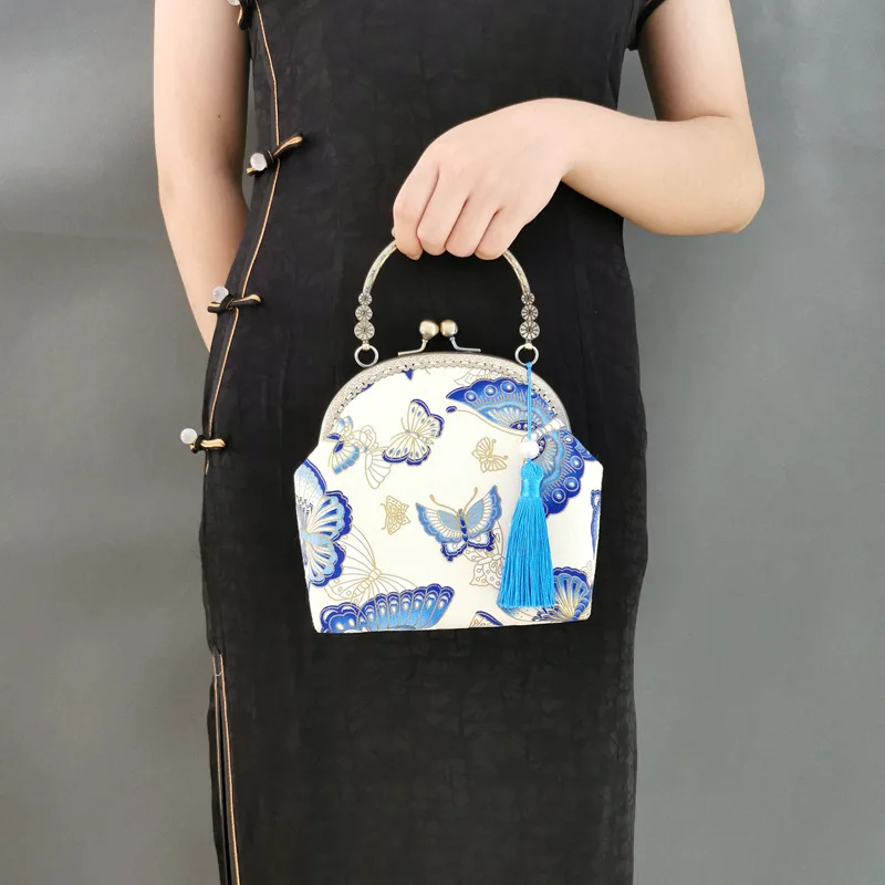 Chinese style 2024 Chinese casual retro ladies single shoulder crossbody carrying hand with a small bag M508 with a cheongsam