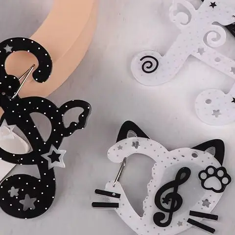 Kawaii Black White Notes Illustration Trinkets Keychain Bag Charms Acrylic Pendant Carabiner Backpack Pendant Decoration Gifts
