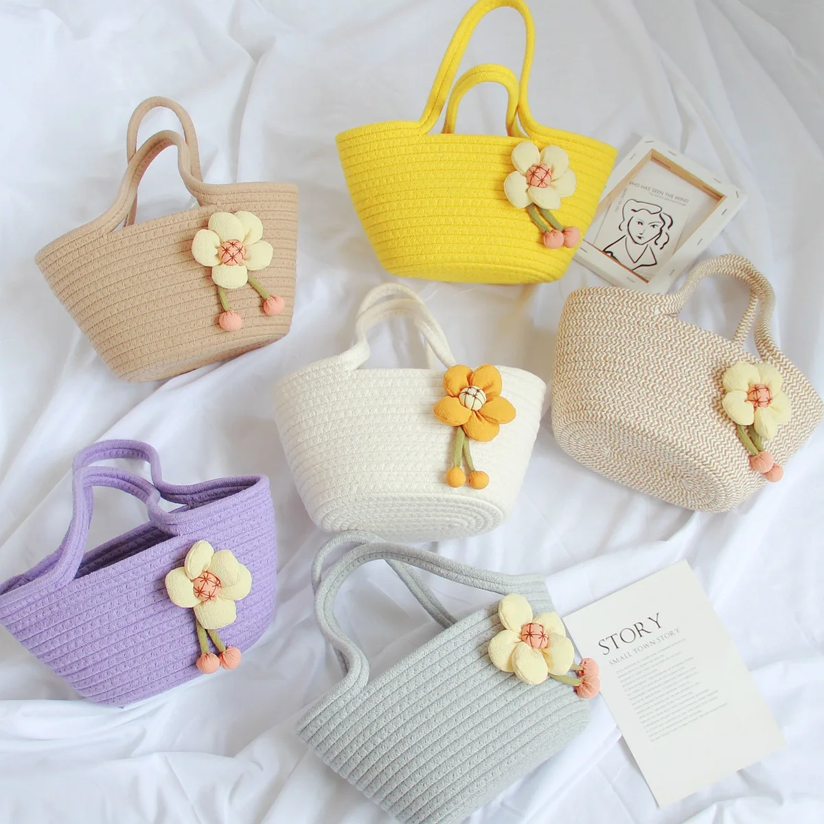 

2023 new small fresh girls cotton thread hand-woven handbag beach bag straw bag single shoulder bag handbag