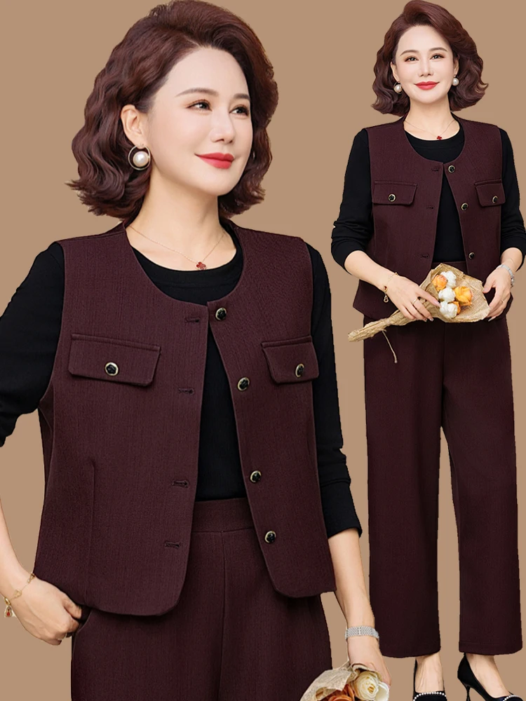 nuovo-set-tre-pezzi-stile-piccola-fragranza-alla-moda-2025-per-donne-di-mezza-eta-e-anziane-top-snellente-e-completo-con-gilet