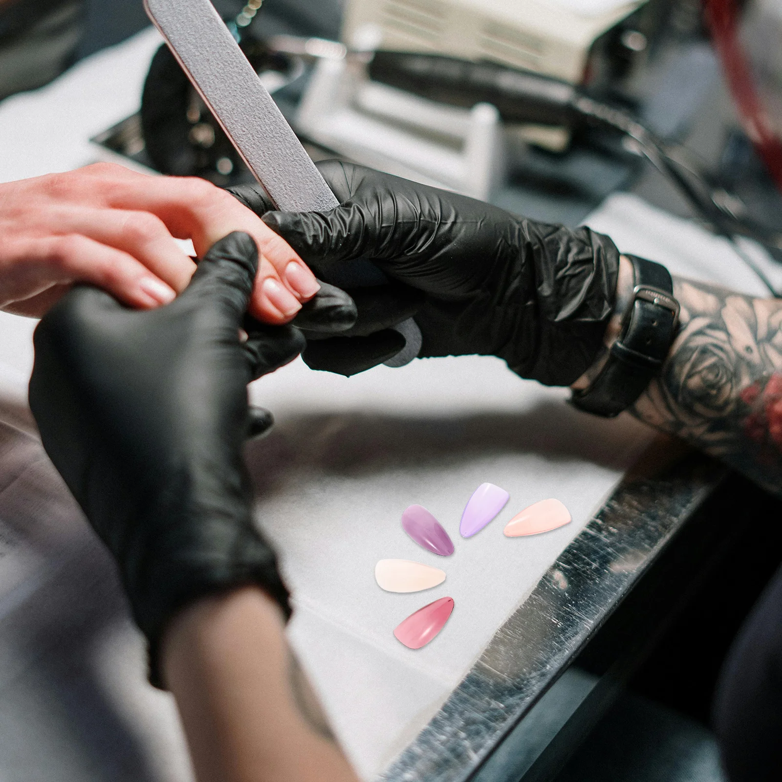 1박스 프레스온 네일 키트 풀커버 가짜 손톱 팁 짧은 인조 손톱 세트 여성용 무광택 마감 간편하게 적용 가능한 매니큐어 디자인