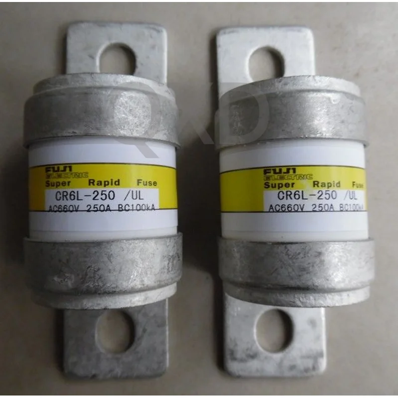 

Fuses: CR6L-250/UL 600V aR / CR6L-200 CR6L-300 CR6L-200G CR6L-200S CR6L-250S CR6L-300G CR6L-300SUL