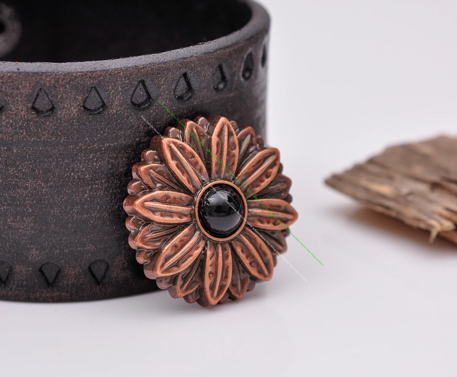 10PCs 30*30MM Flower Concho with Black Turquoise Center Antique Copper Screwback