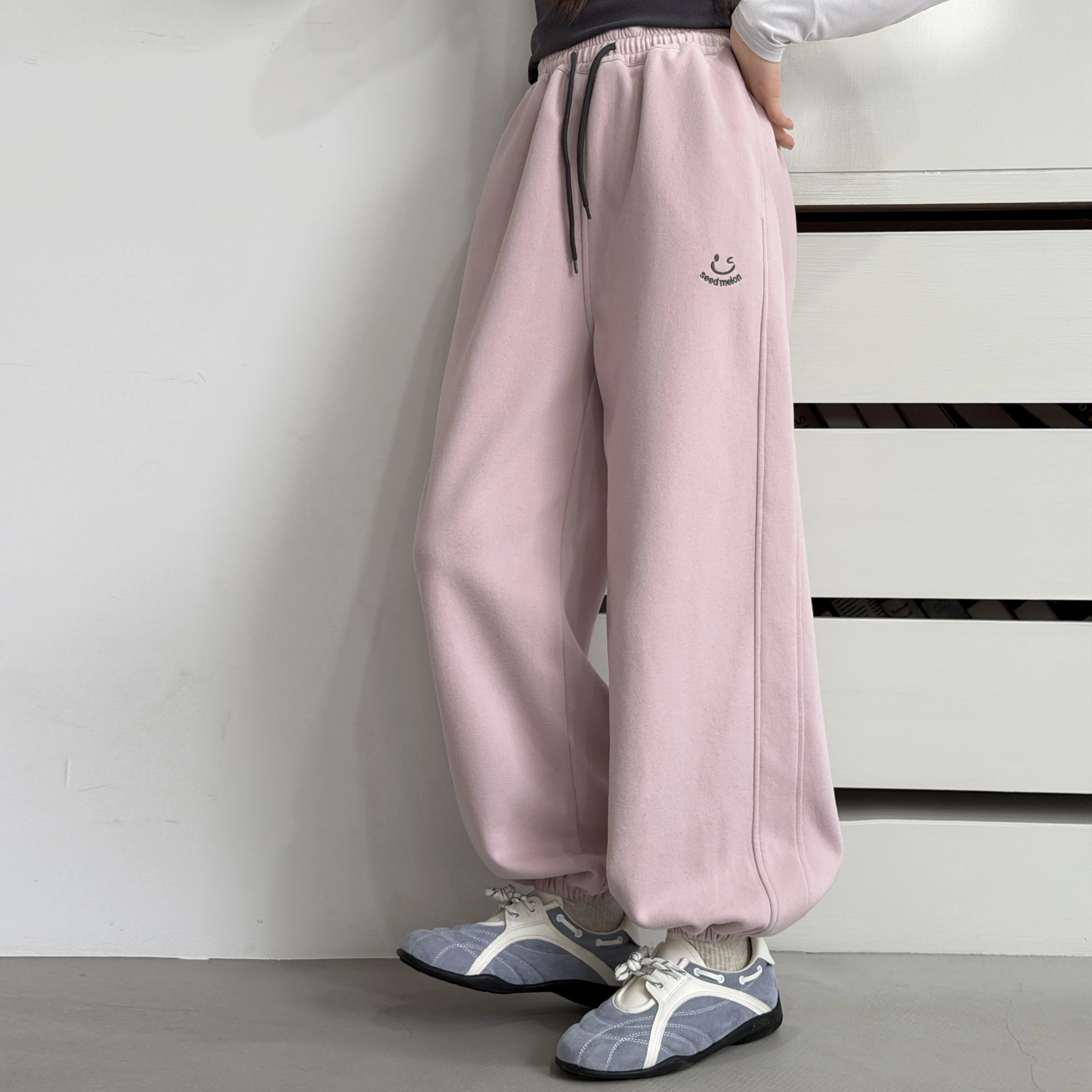 2026 New Children Casual Fashion Pants Smile Face Embroidery Girls Daily Simple Softy Pants Students Sweat Pants Kids Trousers