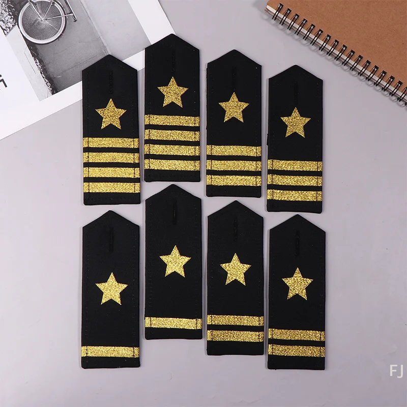 Podnieś się w niebo z tą parą profesjonalnych epoletów pilotów z pentagramem; akcesoria do samodzielnego wykonania odznak na ramiona.