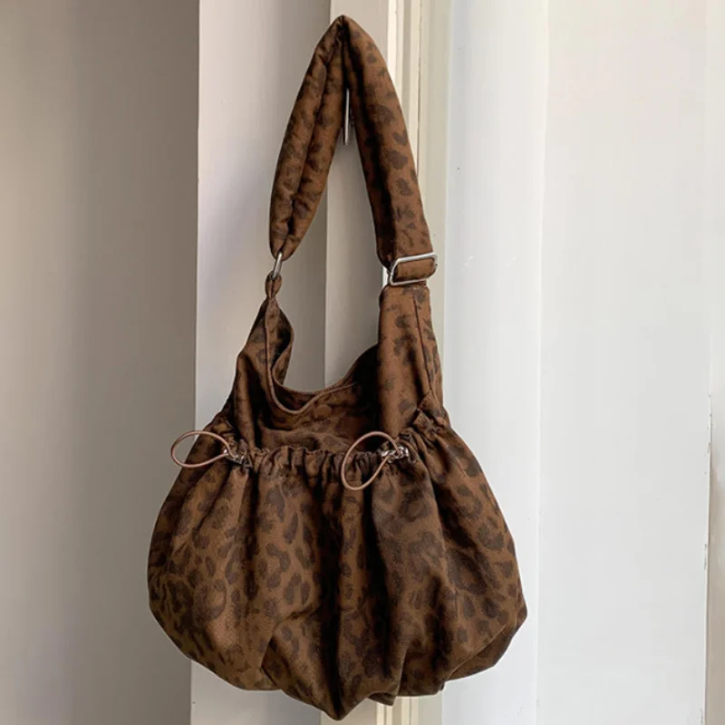 

Сумка на плечо с леопардовым принтом и рюшами, женская повседневная сумка-хобо, большая сумка с широким ремешком и шнурком, легкая винтажная повседневная сумка через плечо