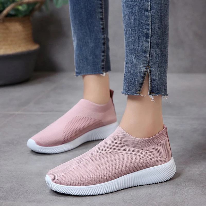 2024 Breathable Mesh Platform Sneakers for Men Slip-on Soft Bottom Unisex Casual Shoes Super Light Comfort Couple Sports Shoes