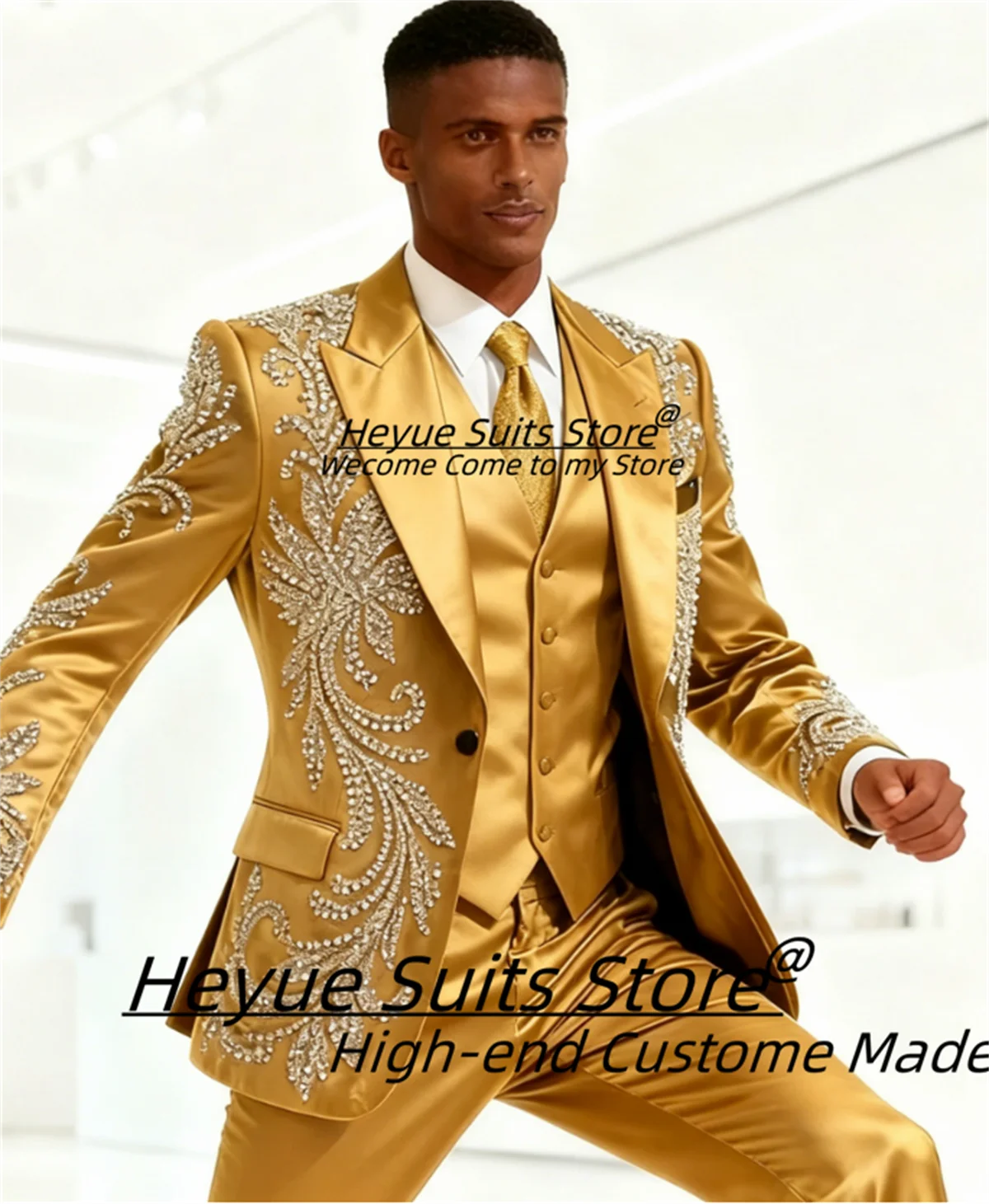 High End Customized Men Suit Luxurious Beaded Crystals Slim Fit Groom Tuxedos Fashion Male Blazers 3Pce Sets trajes para hombre
