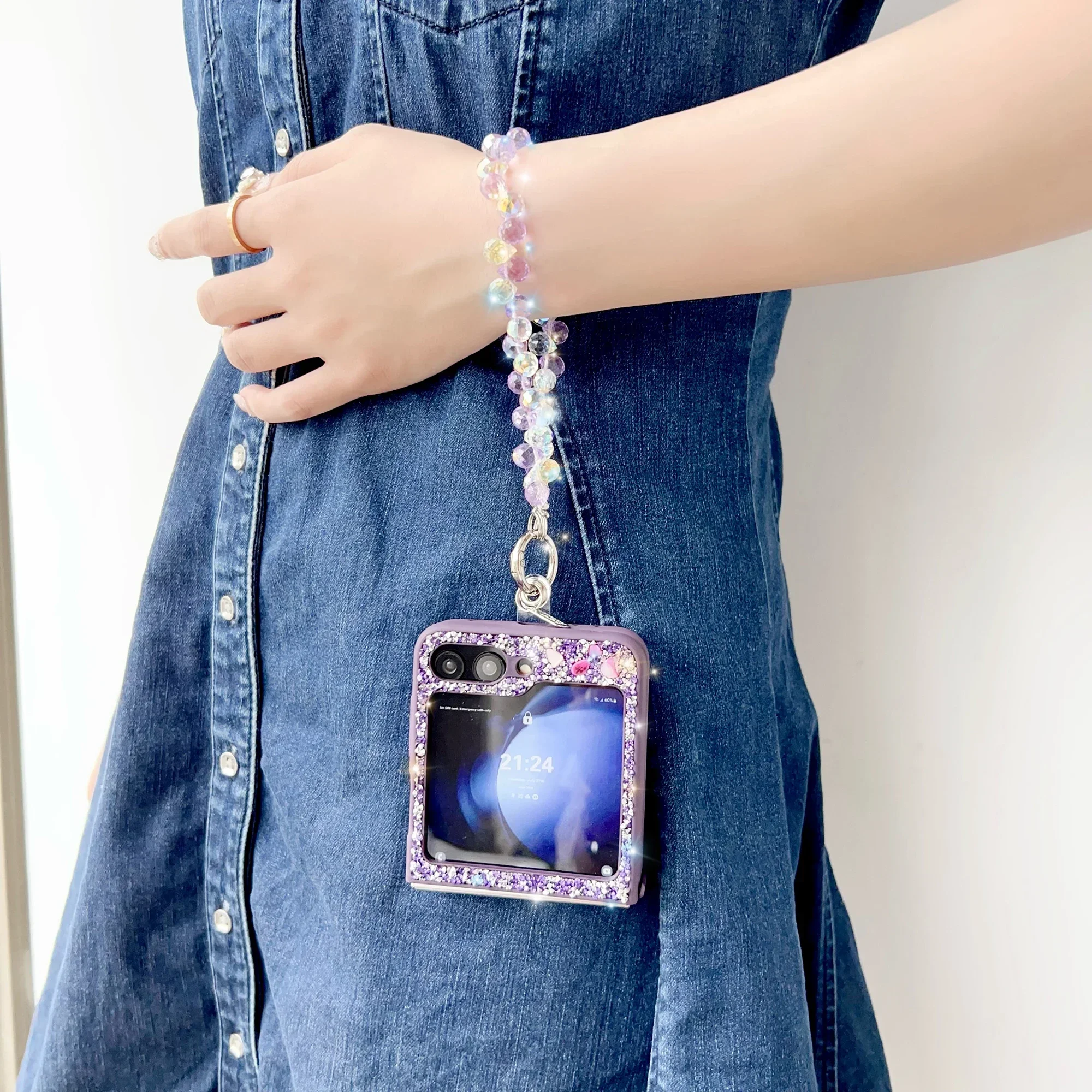 Luxury Glitter Cute Bling Crystal Stone Wrist Strap Phone Case  for Samsung Galaxy Z Flip 7 6 5 4 3 Flip7 Flip6 Protective Cover
