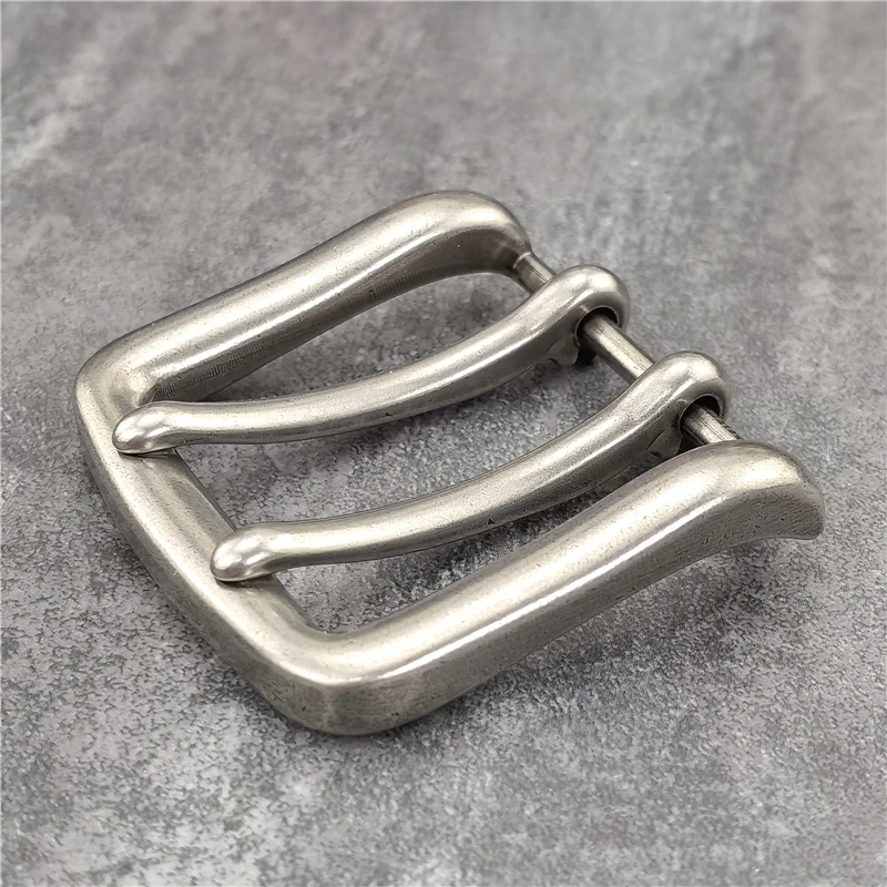 1 SZTUK 40MM Podwójna metalowa klamra do paska Wysokiej jakości skórzane części rzemieślnicze Kowbojska klamra do paska Zachodnia klamra do paska dla mężczyzn AK0049