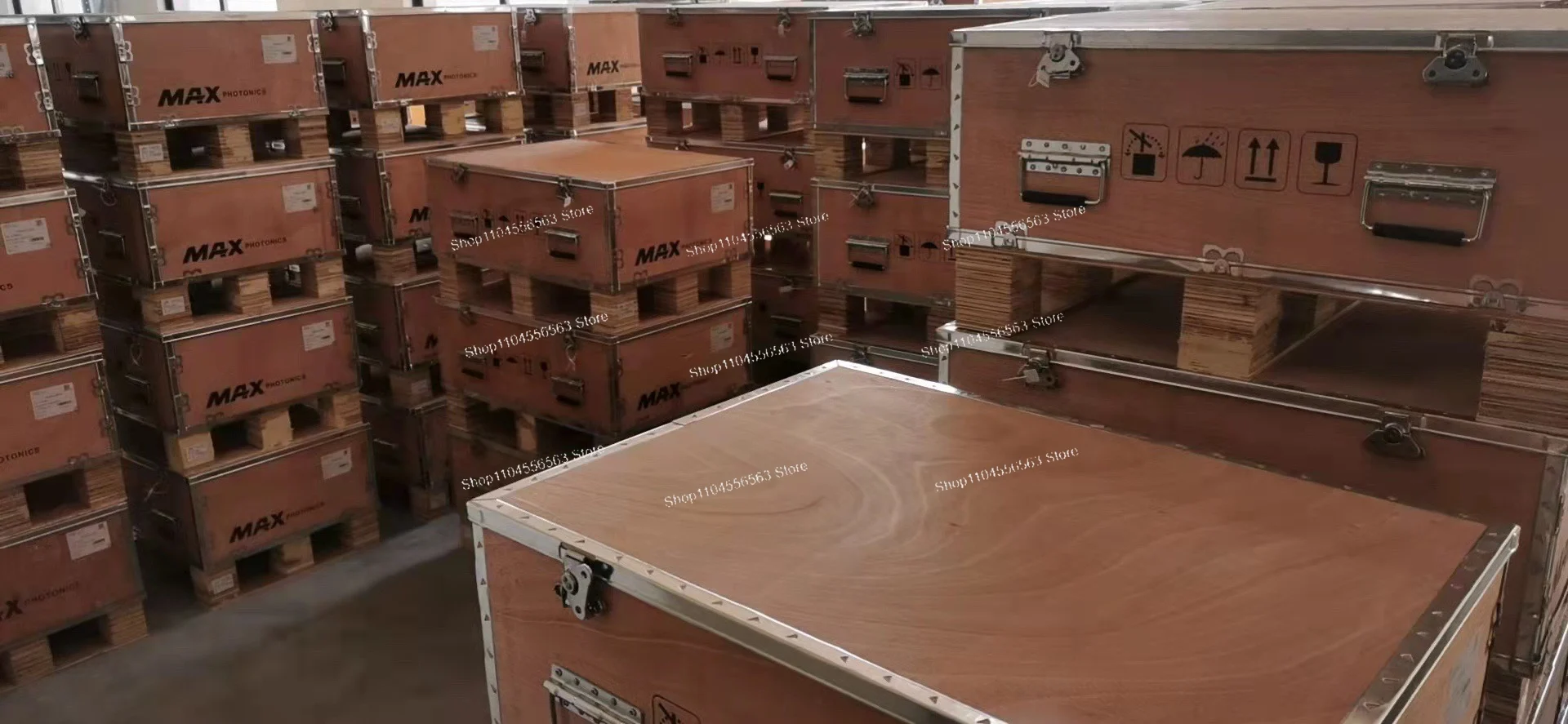 

Лазеры, лазерные резаки, волоконные лазеры MFSC-1500w-2000w-3000w