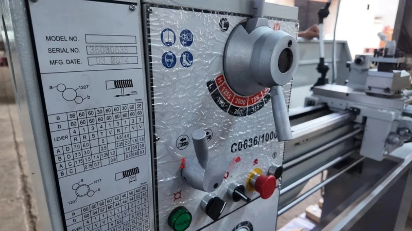 Supertech Durable Medium Duty Horizontal Lathe Machine CM6241/1500 1500mm Max Workpiece Length New Industrial Use Metal