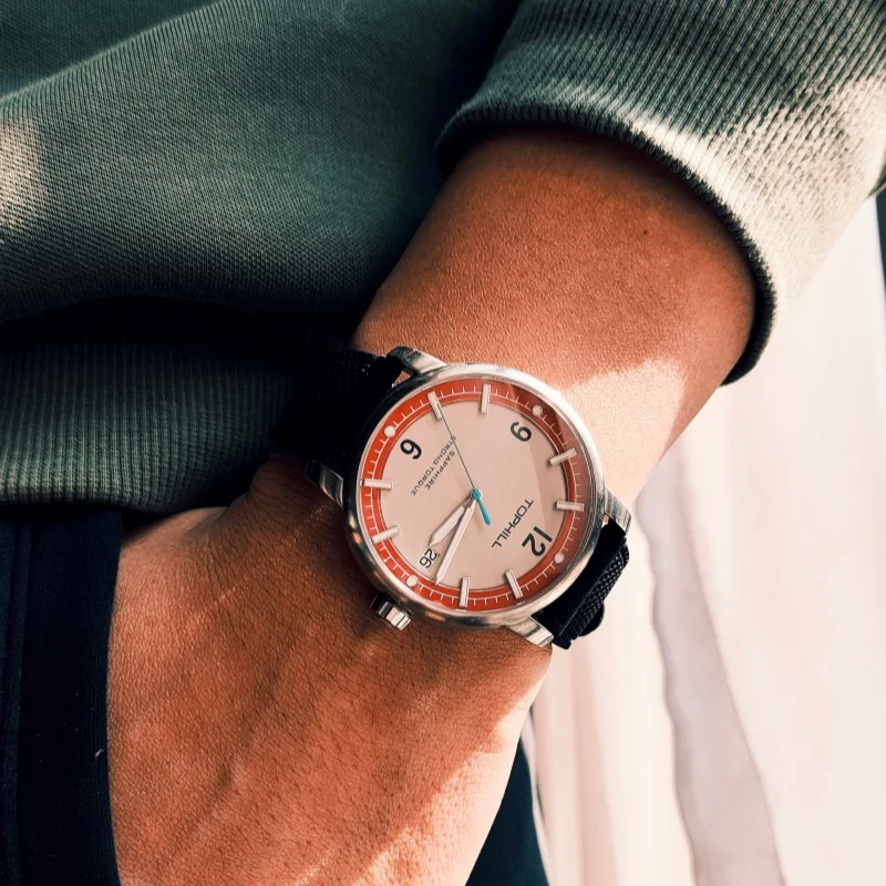 TOPHILL Quartz Watch for Men  Luminous Sport Watch Sapphire Crystal Vintage Design