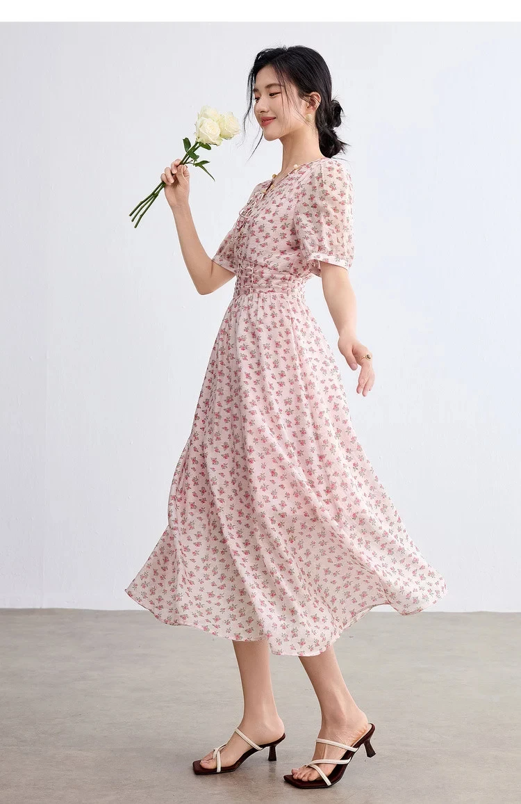 SENTUBILA Elegantes Blumen-Sommerkleid für Damen 2026, lässiges Kleid mit V-Ausschnitt, plissiertem Rock, kurzen Puffärmeln und schmaler A-Linie 162LO6257X – Detail 22