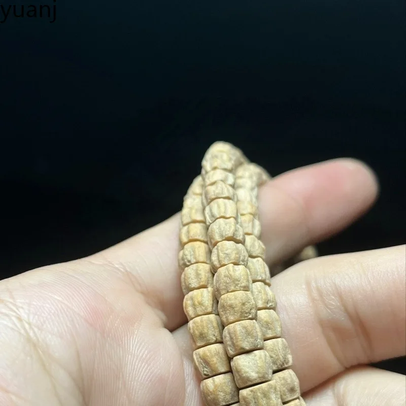 

Skin Baixiang 108 Bracelet Smooth Grain Red Tooth Deep Pit Cypress Seed Neck Hanging