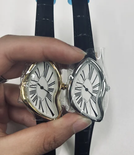 Nuevos relojes medievales alienígenas derreten y torcido alienígena y2k para mujeres y hombres, correa de cuero, reloj de cuarzo con diseño de nicho ins avanzado a la moda