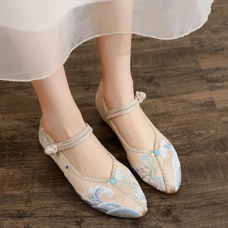 Embroidered Pointed Toe Women Mary Jane Pumps Ethnic Vintage Dress Shoe for Ladies Mid Heel Ankle Strap Dance Shoe