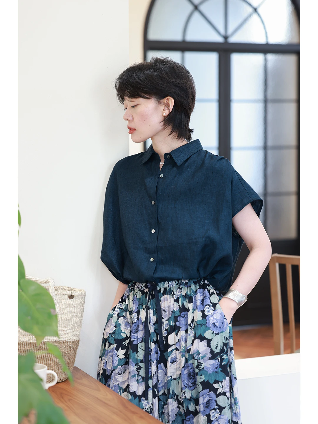 

Loose Fit Linen Blue Shirt Women's Summer Slimming Design Casual Breathable Shirt Stand Collar Drop Shoulder Sleeve Top