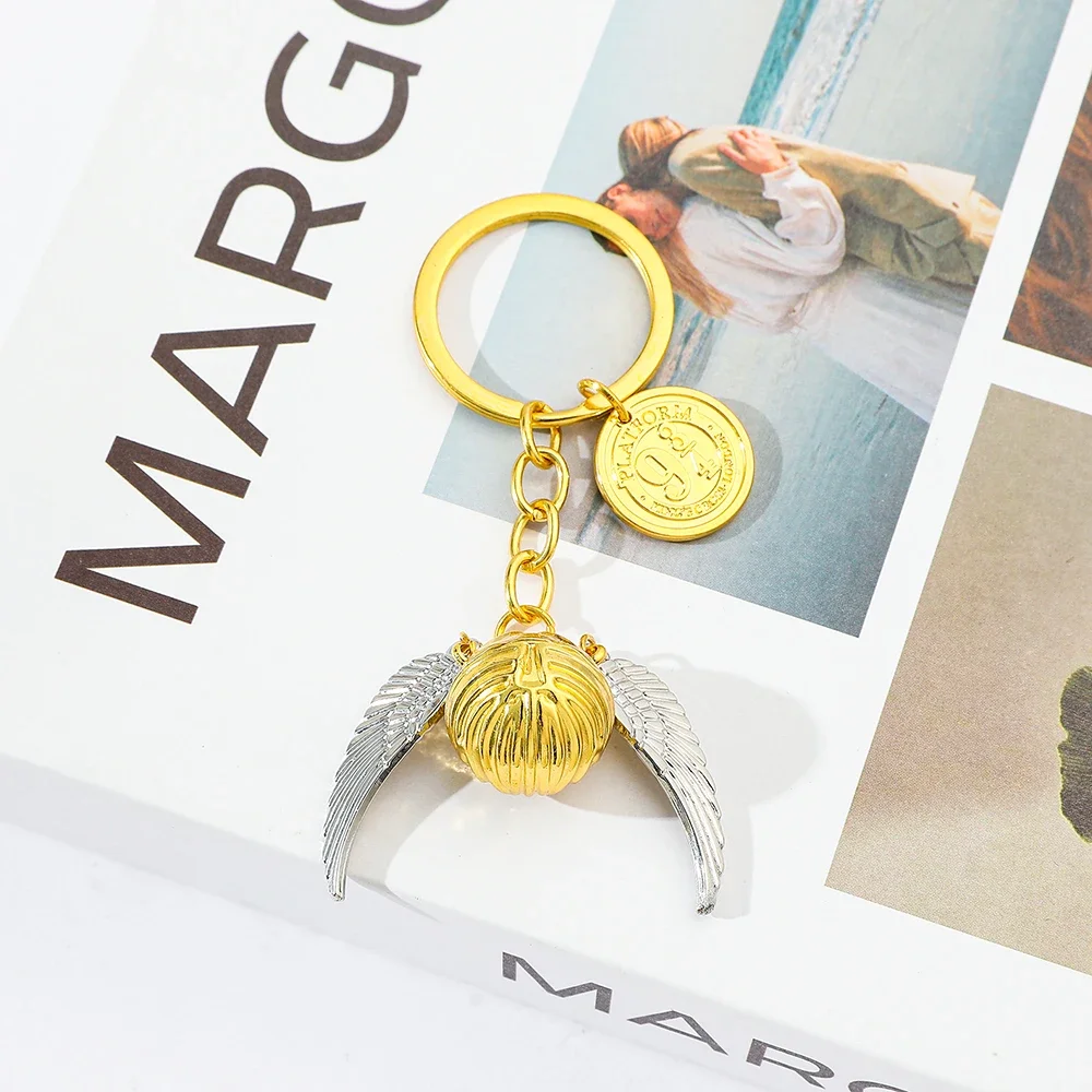 

Movie Harri Potter keychain Fashion Trend Golden Snitch Pendant Keychain Boys Girl for Backpack Accessories Jewelry Gift bt21