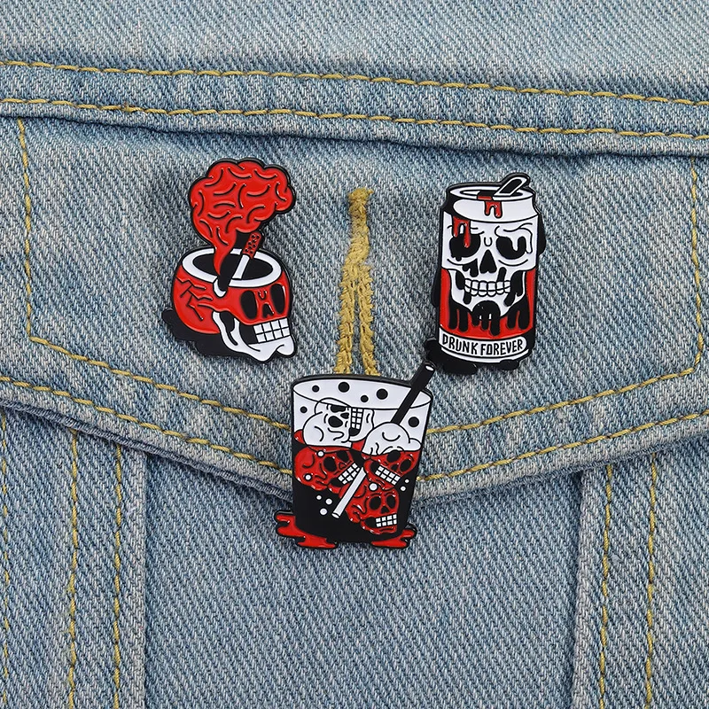 Cartoon skull-shaped drink badges, Halloween series alloy pins, clothing and bag accessories, gifts for friends