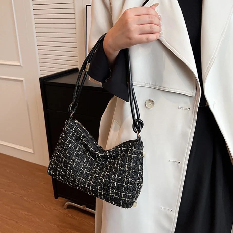 

Zipper Hobos Woolen Plaid Underarm Bag Appliques Dacron New Luxury Designer Handbags Soft Korean Style Purse Crossbody Bag Women