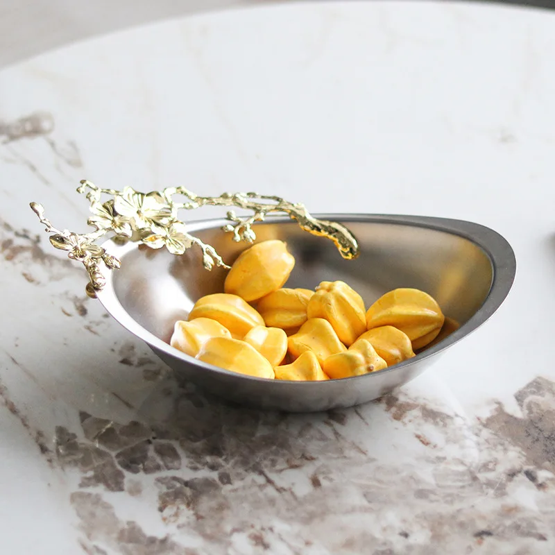 Light luxury new Chinese-style literary plum blossom fruit plate ornament model room ingot shape snack dried fruit candy pocket