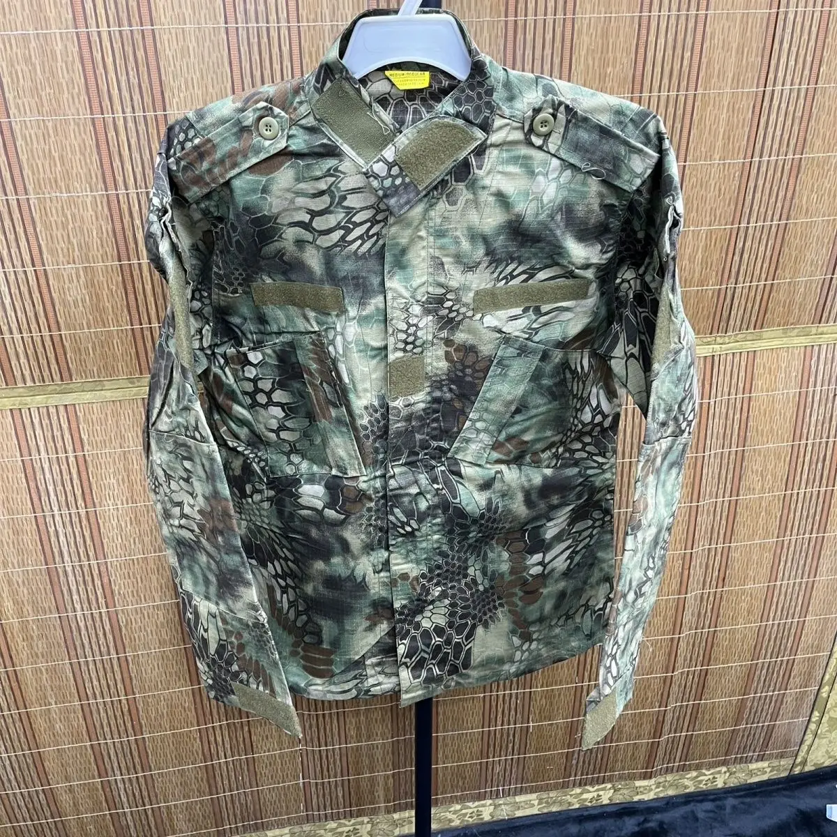 Foreign military camouflage uniforms, tooling tops, men's American military training uniforms