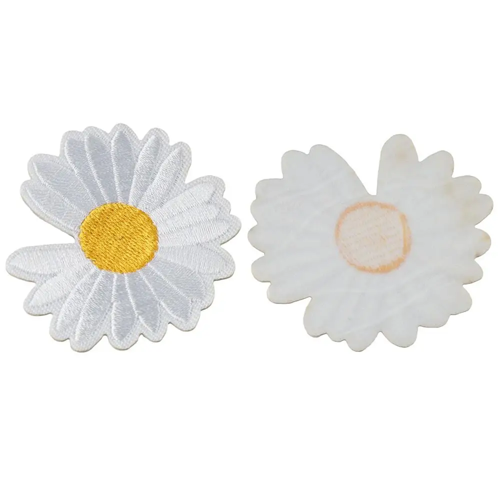 30PCS Daisy Iron On Patches White Daisy Embroidered Patch,Cute Flower Delicate Embroidered Appliques for Clothes Backpacks Jeans