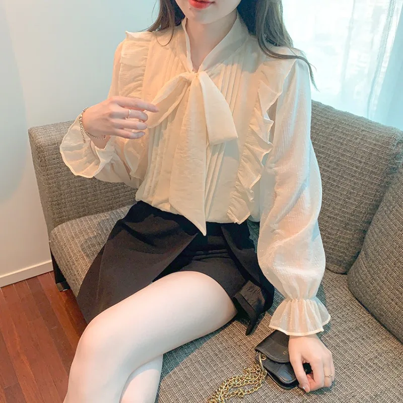 

Женская новая стильная шифоновая универсальная рубашка с v-образным вырезом и бантом, топ на шнуровке с длинными рукавами и рюшами