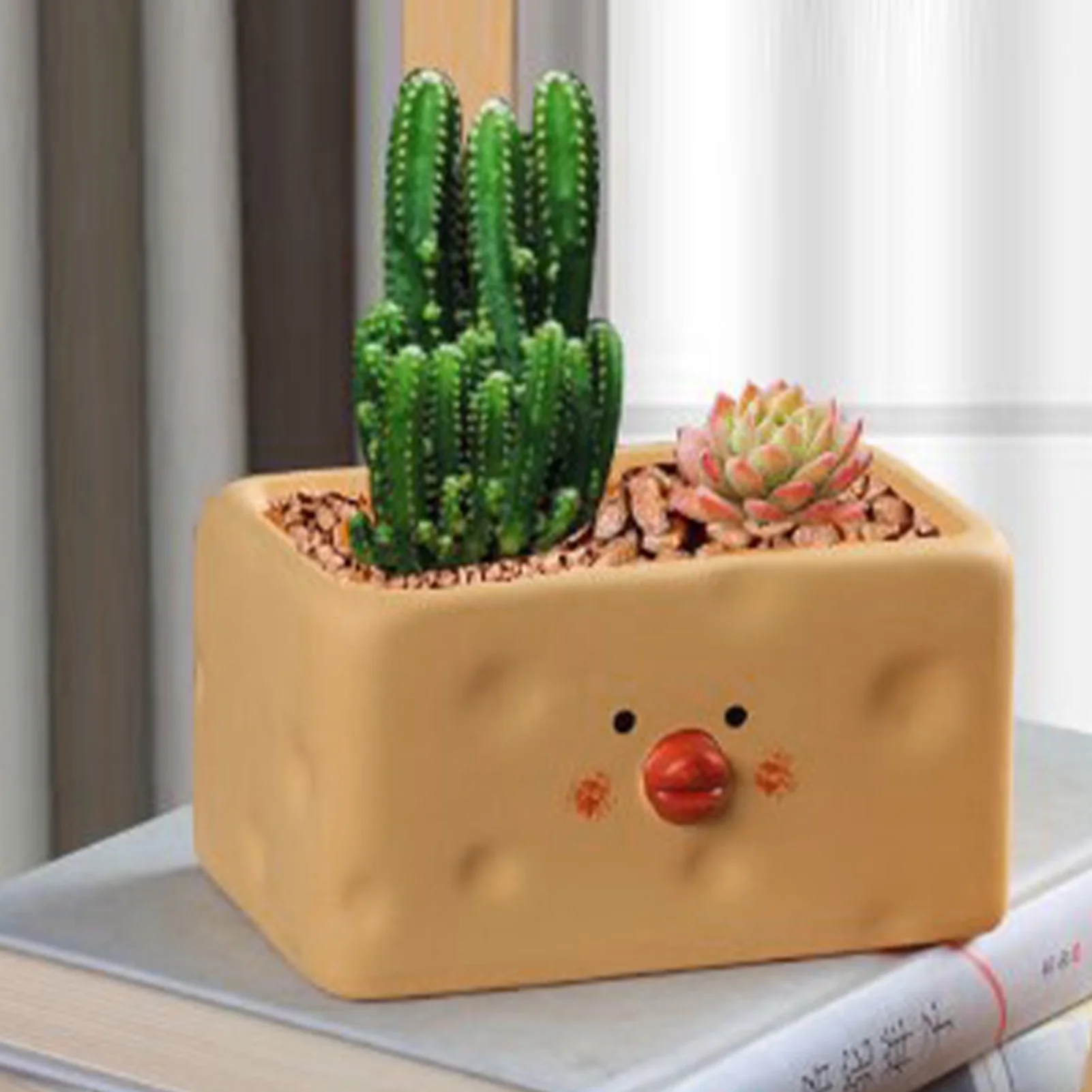 Cute  Yellow Egg Shape Flower Pot Ceramic Cartoon Chick Planter Succulent Pot For Indoor Outdoor Home Garden Decoration