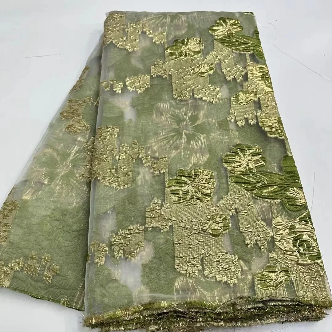 2025 New French Jacquard Lace Fabric Embroidered Floral Pattern Gilding Brocade Lace Fabric 5 Yards for Wedding Dress NJ6078
