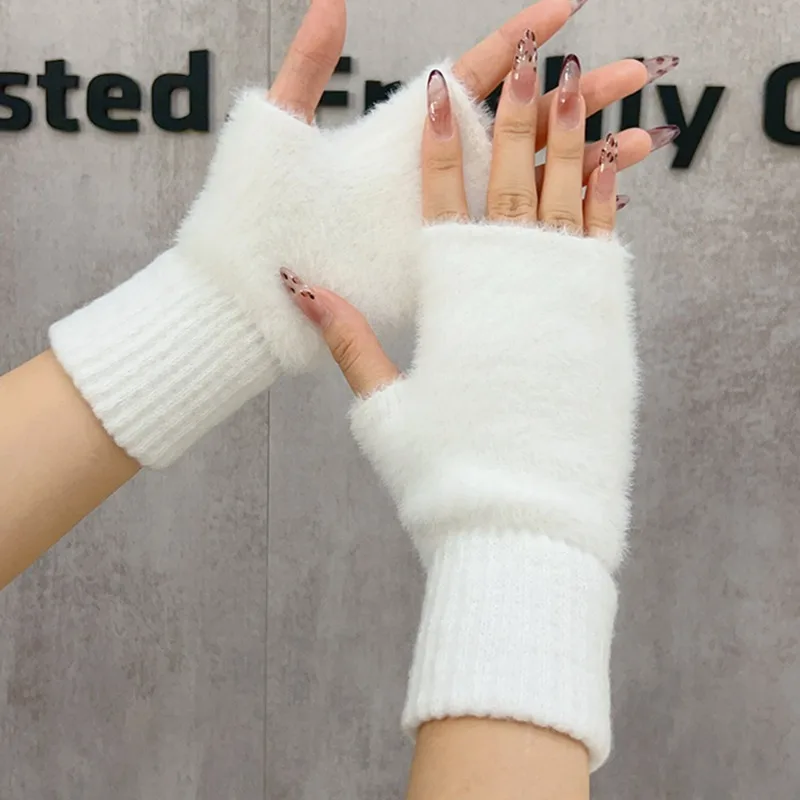 Mink Fleece Fingerless Gloves Winter Women Girls Plush Warm Half Finger Gloves Soft Comfortable Outdoor Gloves Fashion Accessory