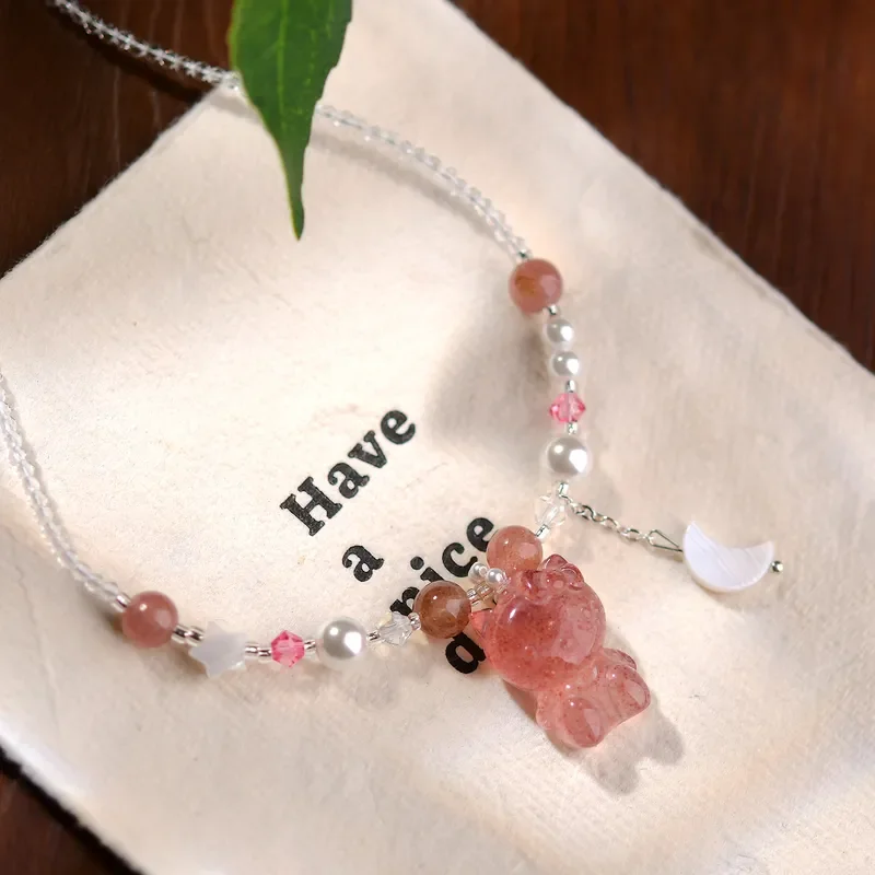 Strawberry crystal pendant summer dopamine cat handmade necklace ins exquisite three-dimensional grass sweet strawberry