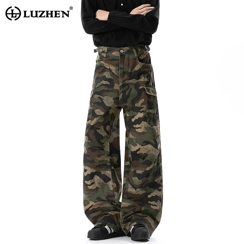 LUZHEN 2026 New Stylish Camouflage Printed Multi Pockets Decorate Cargo Trousers Men Handsome Straight Tube Casual Pants JY8347